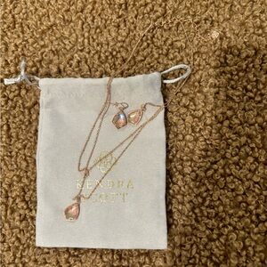 Kendra Scott rose gold necklace and earrings set